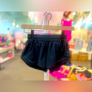 Lululemon Hotty Hot Shorts 2.5”